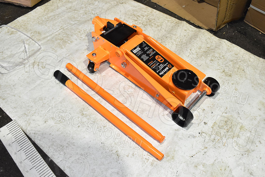 Домкрат гидравлический 3,0 т. L=115-470 мм. ДМК-3Б (73/5/4/3) подкатной Вихрь