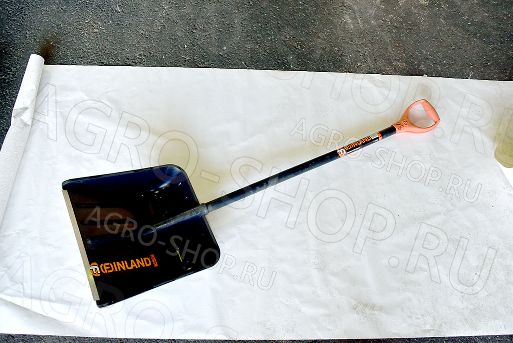 Лопата снеговая (1243-Ч) с черенком  FINLAND