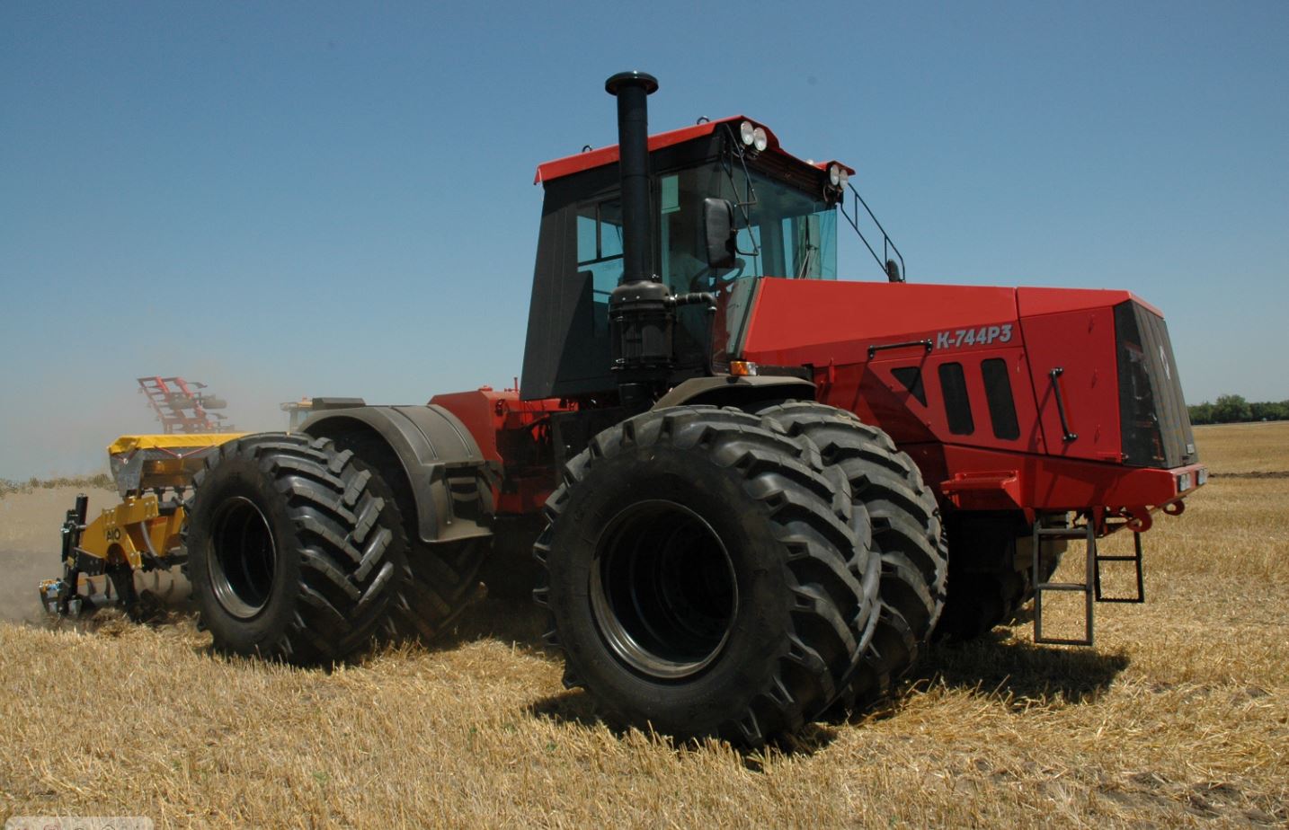 Готовим мощные тракторы к полевым работам: запчасти для К-700, К-744 в наличии!