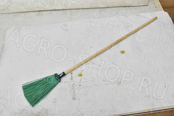 Метла с черенком веерная 260х200 мм  