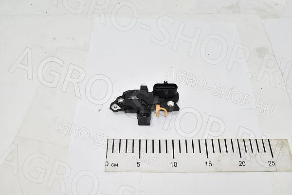 Регулятор генератора RB0297A со щеточным узлом  UTM