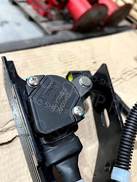 Педаль газа электронная DB-YT002X YTO X1304  