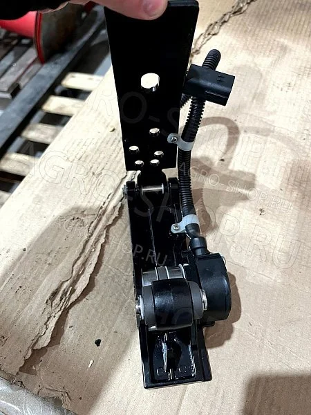 Педаль газа электронная DB-YT002X YTO X1304  